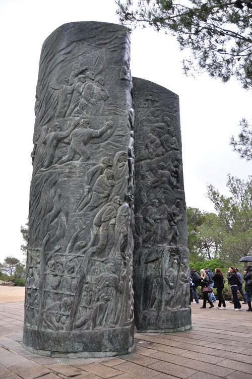 The Scroll of Fire Monument. Photo: Amir Schor