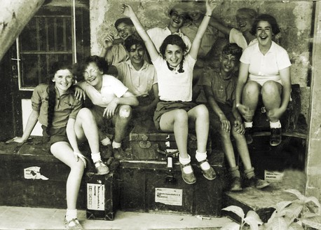 Aliyat HaNoar youngsters after arriving in Eretz Yisrael; KKL-JNF helps absorb them. KKL-JNF Photo Archive