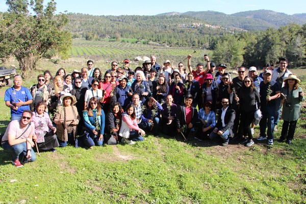 Group photo at President’s - Tzora Forest. Photo: Yoav Devir