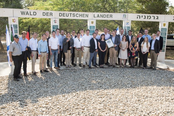 Group phot at the German States Forest. Photo: Dennis Zinn