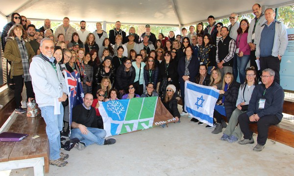 Australian Educators Study Tour 2020 group photo at the Shaar HaNegev Primary School. Photo: Yoav Devir