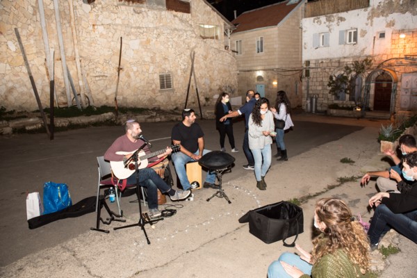 Musicians playing beloved Hanukkah tunes. (Photo: Dennis Zinn, KKL-JNF Photo Archive)