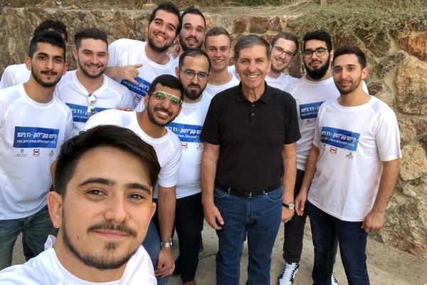 KKL-JNF World Chairman Daniel Atar with the new students of the KKL Tech-Rad Bynet initiative in Arad. Photo: KKL-JNF Photo Archive