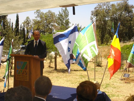 Romanian president speaking at the Grove of Nations. Photo: KKL-JNF Photo Archive