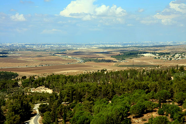 Eked Ruins lookout in Ayalon-Canada Park. Photo: KKL-JNF Photo Archive