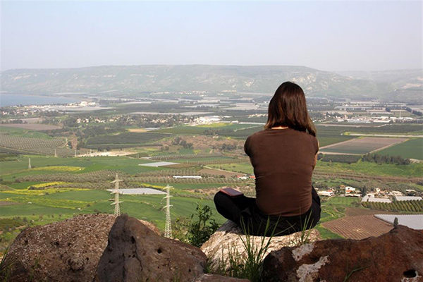 A girl watching at the Levi Eshkol Memorial.  Photograph: Yaakov Shkolnik, KKL-JNF Photo Archive.
