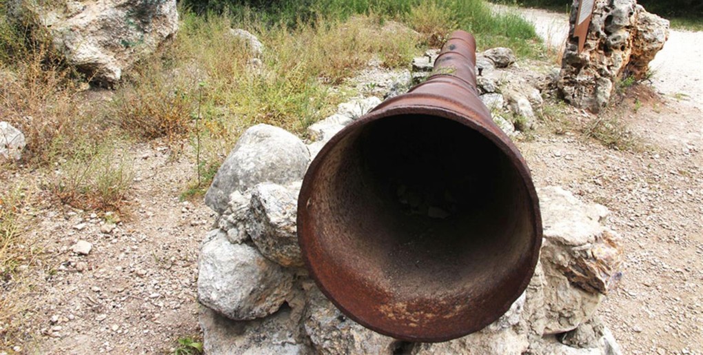 HaShiloah Pipeline - at the foot of the switchback. Photo: Yaakov Shkolnik