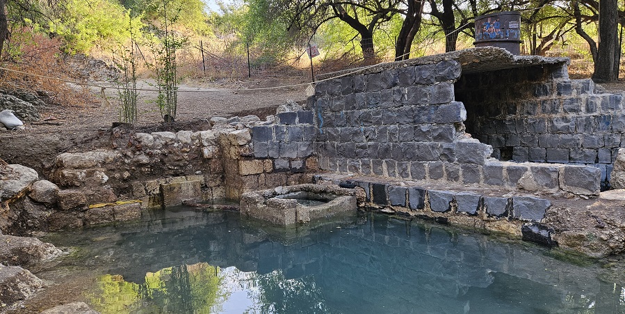 The spring house before the conservation. Photos: 