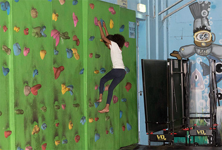 Climbing wall in the protected play area in Sderot. (Photo: Dennis Zinn, KKL-JNF Photo Archive)