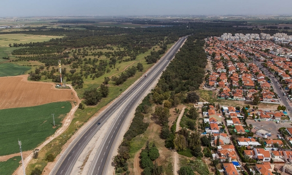 Aerial view of Kiryat Gat in the northern Negev. Albatross, KKL-JNF Photo