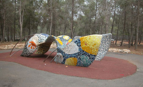 Sculpture in Hamalachim Forest by Ruslan Sergeev. Photo: Yaakov Shkolnik.