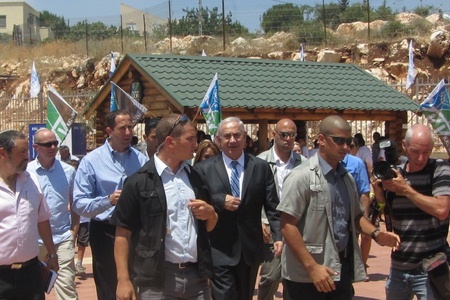 PM Binyamin Netanyahu visits an Open Classroom in the Barkan School near Beit Shean. Photo: Tania Susskind